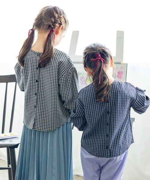 lulpini（ルルピー二）の「kids 2wayチェックキャンディブラウス（シャツ/ブラウス・キッズ・ブラック×ホワイト/ネイビー系・S/M/L）」の3枚目の写真