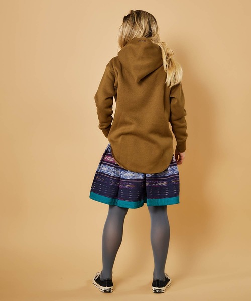 HOLIDAY(ホリデイ)の「HOLIDAY×BURLAPOUTFITTER THERMAL PRO FLEECE HOOD/ ホリディ サーマルプロフリースフード(パーカー・レディース・ブラック/ブルー/ブラウン系その他・ONE SIZE)」の7枚目の写真