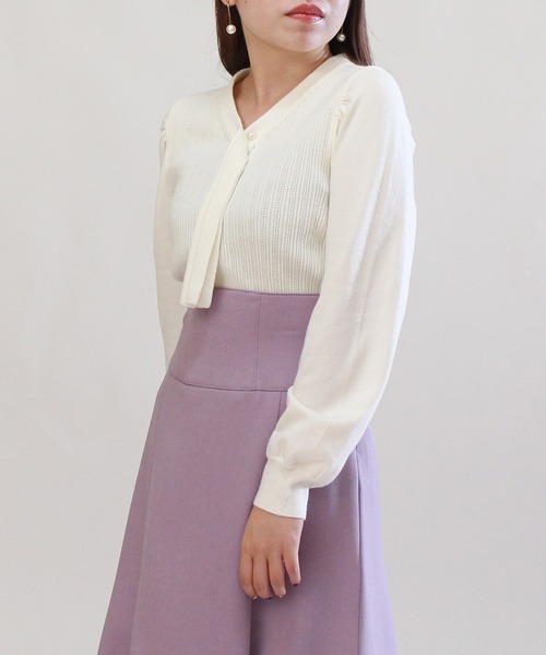 ASTORIA ODIER（アストリアオディール）の「2wayボウタイニットプルオーバー（ニット/セーター・レディース・ベージュ/モカ/ホワイト/ブラック/ピンクベージュ・MEDIUM/LARGE）」の15枚目の写真