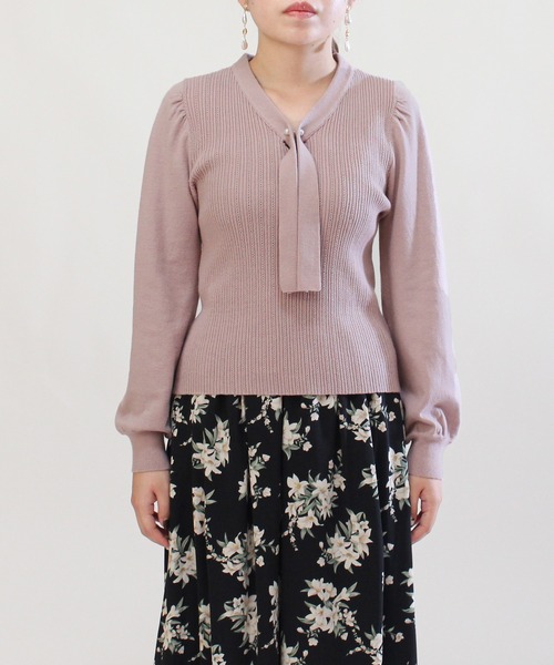 ASTORIA ODIER（アストリアオディール）の「2wayボウタイニットプルオーバー（ニット/セーター・レディース・ベージュ/モカ/ホワイト/ブラック/ピンクベージュ・MEDIUM/LARGE）」の8枚目の写真