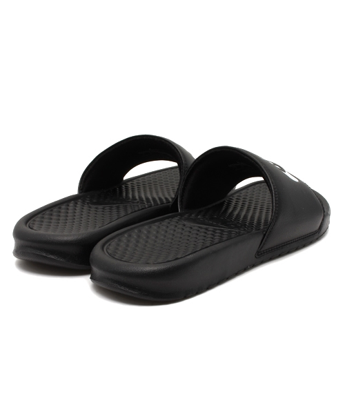 NIKE（ナイキ）の「ユニセックス ナイキ ベナッシ マッサージサンダル NIKE BENASSI JDI 343880-090（ビーチサンダル・レディース・ブラック・23cm/24cm/25cm/26cm/27cm/28cm）」の4枚目の写真
