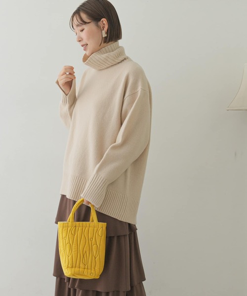 F by ROSSO（エフバイロッソ）の「F by ROSSO　ハミルトンラムズウールタートルニット（ニット/セーター・レディース・ネイビー/イエロー/ブルー/モカ/アイボリー・FREE）」の8枚目の写真