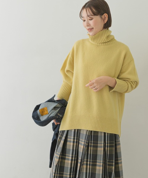 F by ROSSO（エフバイロッソ）の「F by ROSSO　ハミルトンラムズウールタートルニット（ニット/セーター・レディース・ネイビー/イエロー/ブルー/モカ/アイボリー・FREE）」の13枚目の写真