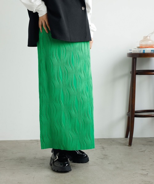 GeeRA(ジーラ)の「変形プリーツタイトスカート(スカート・レディース・ブラック/グリーン/ブルー・SMALL/MEDIUM/LARGE)」の1枚目の写真