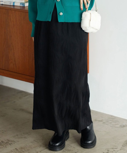 GeeRA(ジーラ)の「変形プリーツタイトスカート(スカート・レディース・ブラック/グリーン/ブルー・SMALL/MEDIUM/LARGE)」の7枚目の写真