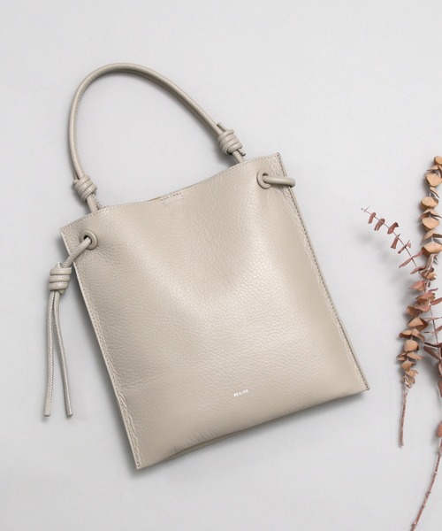 Beau're（ヴュレ）の「【BEAURE/ビュレ】カウレザー インナー配色 薄マチ ワンハンドル ミニ　トート M（トートバッグ・レディース・ライトグレー/ブラック・FREE）」の2枚目の写真