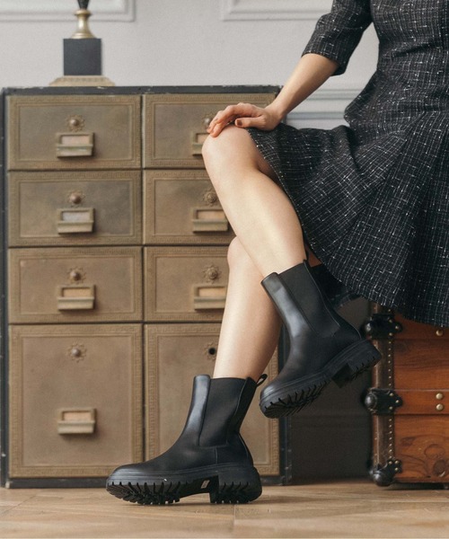 JILL by JILL STUART(ジルバイジルスチュアート)の「トラックソールブーツ(ブーツ・レディース・ベージュ/ブラック・LARGE/MEDIUM/SMALL)」の5枚目の写真