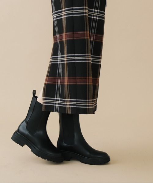 JILL by JILL STUART(ジルバイジルスチュアート)の「トラックソールブーツ(ブーツ・レディース・ベージュ/ブラック・LARGE/MEDIUM/SMALL)」の22枚目の写真