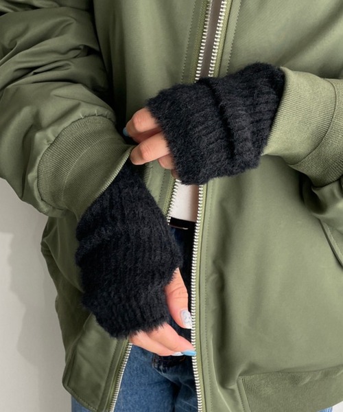 WEGO（ウィゴー）の「WEGO/モケモケ2WAYカバー（アームカバー・レディース・ピンク/ホワイト/ブルー/ブラック・FREE）」の2枚目の写真