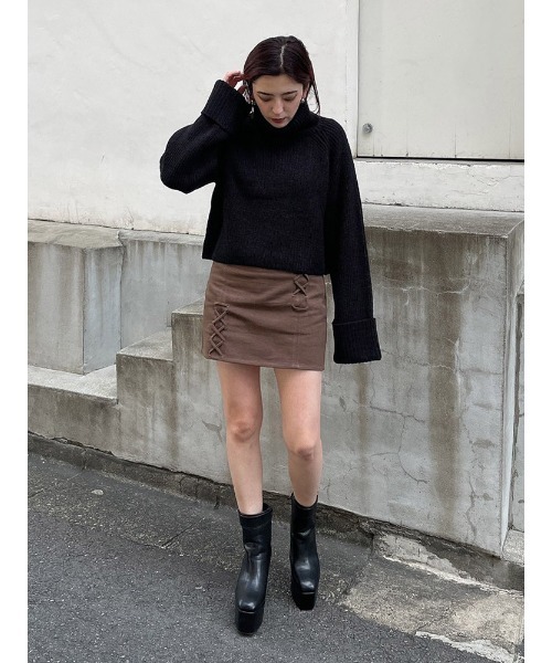 ENVYM(アンビー)の「ローウエストレースUP SK(スカート・レディース・ブラック/ブラウン・SMALL/MEDIUM)」の12枚目の写真