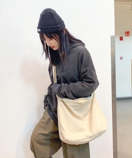 wears(ウェアーズ)の「キャンバスビッグショルダーバッグ(ショルダーバッグ・レディース・アイボリー/ブラック・FREE)」の8枚目の写真