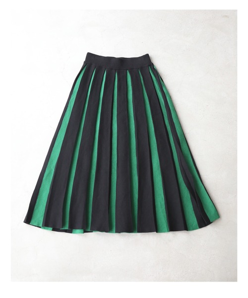 cawaii(カワイイ)の「幅広プリーツのバイカラーラインニットスカート(スカート・レディース・グリーン・FREE)」の4枚目の写真