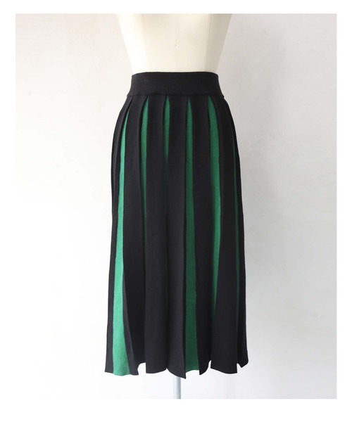 cawaii(カワイイ)の「幅広プリーツのバイカラーラインニットスカート(スカート・レディース・グリーン・FREE)」の10枚目の写真