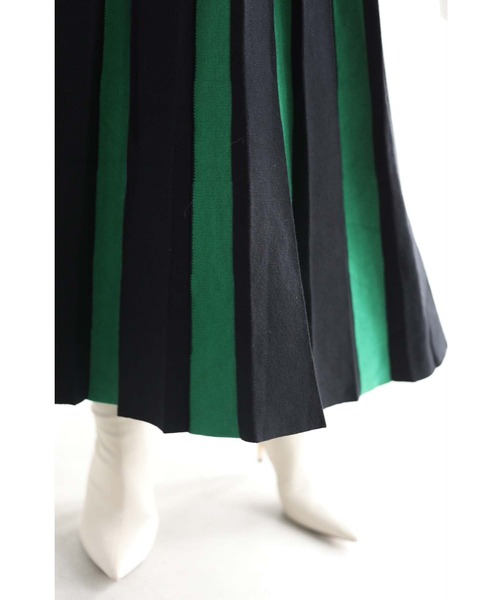 cawaii(カワイイ)の「幅広プリーツのバイカラーラインニットスカート(スカート・レディース・グリーン・FREE)」の12枚目の写真