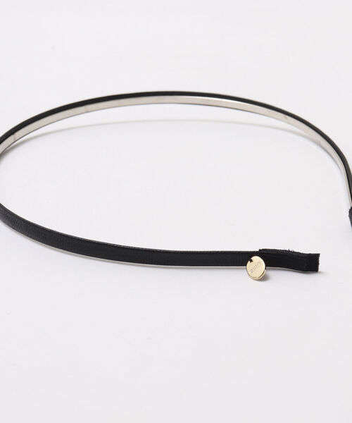 NOLLEY’S（ノーリーズ）の「フェイクレザー細カチューシャ（カチューシャ・レディース・ブラック・FREE）」の5枚目の写真