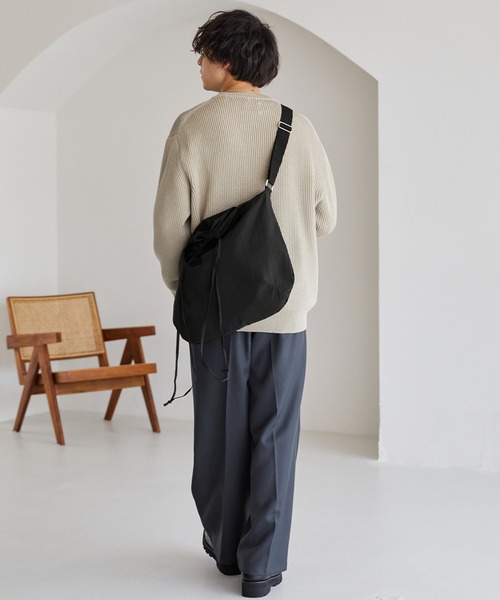 MONO-MART（モノマート）の「ドローストリングショルダーバック（ショルダーバッグ・レディース・ライトベージュ/ブラック/グレー・FREE）」の16枚目の写真