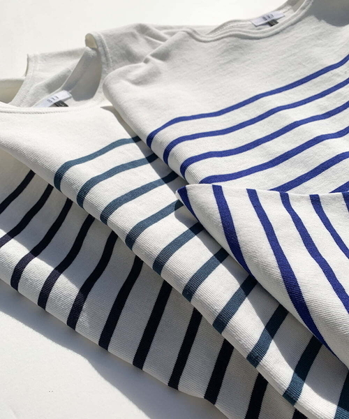 a.v.v（アーヴェヴェ）の「ボーダーワイドシルエットカットソー(長袖）（Tシャツ/カットソー・メンズ・ネイビー/ブルー/グリーン・46/48）」の3枚目の写真