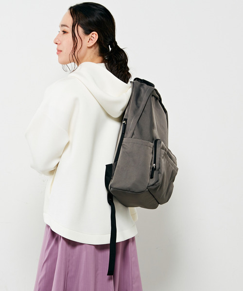 MELROSE claire(メルローズ クレール)の「【スッキリとスポーティーで上品な生地感☆大人っぽく落ち着きのあるパーカー♪】(パーカー・レディース・オフホワイト/ベージュ/ブラック・FREE)」の4枚目の写真