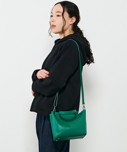 MELROSE claire(メルローズ クレール)の「【スッキリとスポーティーで上品な生地感☆大人っぽく落ち着きのあるパーカー♪】(パーカー・レディース・オフホワイト/ベージュ/ブラック・FREE)」の14枚目の写真