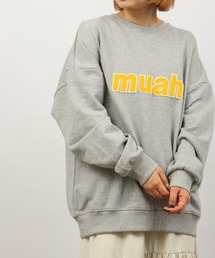 muahmuah（ムーアムーア）の「MUAHMUAH シグネチャーコンビロゴ スウェット裏毛クルー（スウェット）」
