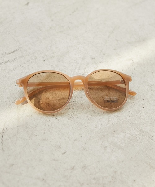 Andemiu（アンデミュウ）の「ボストンサングラスUV191526（サングラス・レディース・ベージュ/ブラウン/グレー・FREE）」の3枚目の写真