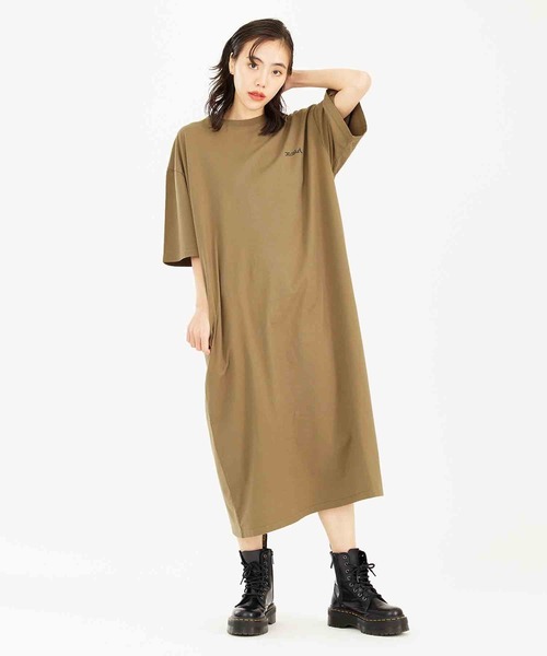 X-girl（エックスガール）の「VERTICAL WORD LOGO S/S TEE DRESS（ワンピース・レディース・ブラック/ライトパープル/オリーブ・S/M）」の18枚目の写真