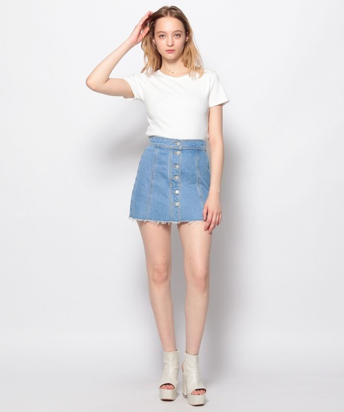 FOREVER 21(フォーエバー トゥエンティーワン)の「【BASIC】クロップドTシャツ(Tシャツ/カットソー・レディース・オレンジ/ライトインディゴブルー/オフホワイト/ブラック・SMALL/MEDIUM)」の11枚目の写真