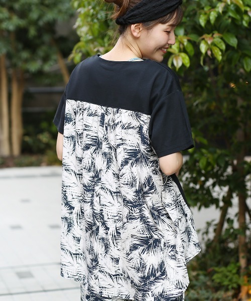 チチカカ(チチカカ)の「リーフプリントコンビ プルオーバー(Tシャツ/カットソー・レディース・ブラック/カーキ・FREE)」の1枚目の写真