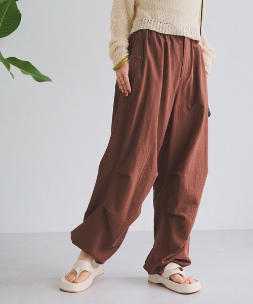 Crisp(クリスプ)の「ナチュラルパラシュートパンツ(カーゴパンツ・レディース・ブラウン/ホワイト・FREE)」の2枚目の写真