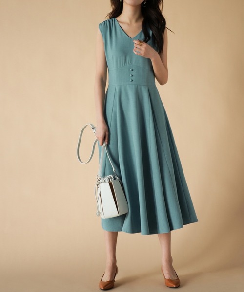 SAISON DE PAPILLON（セゾンドパピヨン）の「Vネックフレアロング丈ワンピース（ワンピース・レディース・ブルーグリーン/ブラック/ラベンダー/ピンク/ベージュ・S/L/M）」の9枚目の写真