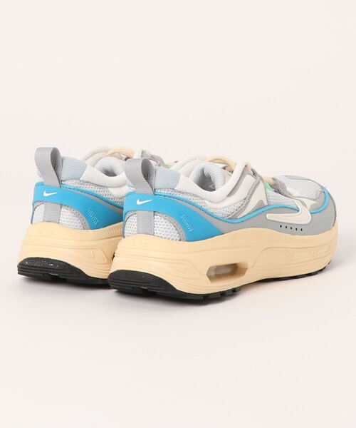 NIKE（ナイキ）の「NIKE WMNS AIR MAX BLISS FJ5441-077（スニーカー・レディース・ライトグレー・24㎝/24.5㎝/25㎝/23.5㎝/23㎝）」の3枚目の写真