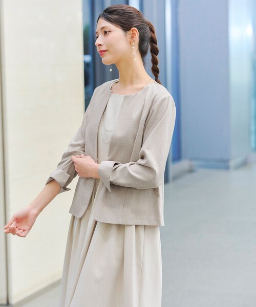 【新色追加・洗える】麻調薄地キーネックジャケット（ノーカラージャケット）｜Tiaclasse（ティアクラッセ）