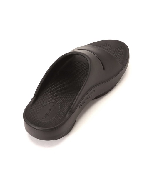 OOFOS（ウーフォス）の「OOFOS/ウーフォス  Ooahh リカバリーサンダル　WOMENS ウィメンズ（サンダル・レディース・ブラック・24/25.0/23.0）」の19枚目の写真