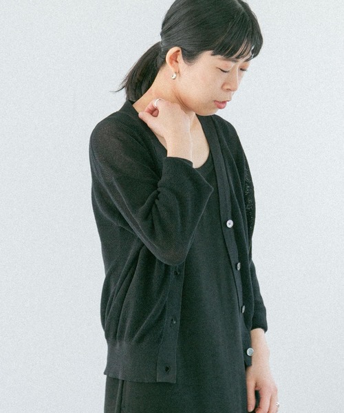 FORK&SPOON（フォークアンドスプーン）の「『吸水速乾』『抗菌』『防臭』FORK&SPOON　ペーパーニットカーディガン（カーディガン/ボレロ・レディース・ブラック/ライトベージュ・1）」の12枚目の写真