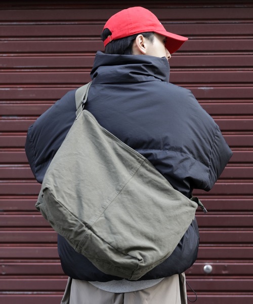 meltum（メルタム）の「【meltum/メルタム】CANVAS MESSENGER BAG - キャンバスメッセンジャーバッグ（メッセンジャーバッグ・メンズ・ブラック/ブラウン系その他/ベージュ/カーキ/ナチュラル・FREE）」の5枚目の写真