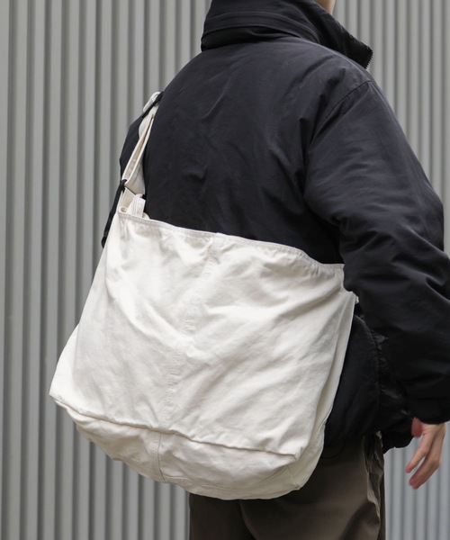 meltum（メルタム）の「【meltum/メルタム】CANVAS MESSENGER BAG - キャンバスメッセンジャーバッグ（メッセンジャーバッグ・メンズ・ブラック/ブラウン系その他/ベージュ/カーキ/ナチュラル・FREE）」の17枚目の写真