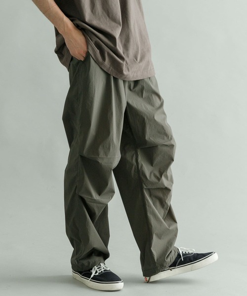 URBAN RESEARCH(アーバンリサーチ)の「『Sサイズ/XLサイズあり』AIR NYLON OVER PANTS(その他パンツ・メンズ・ブラック/カーキ・SMALL/MEDIUM/LARGE/X-LARGE)」の12枚目の写真