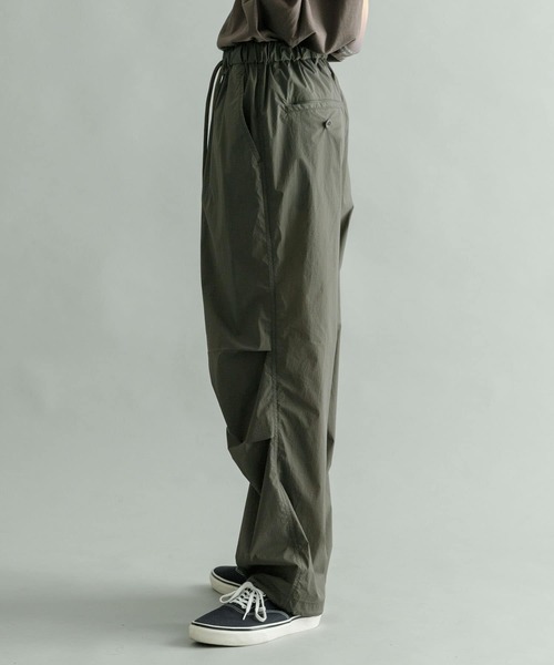 URBAN RESEARCH(アーバンリサーチ)の「『Sサイズ/XLサイズあり』AIR NYLON OVER PANTS(その他パンツ・メンズ・ブラック/カーキ・SMALL/MEDIUM/LARGE/X-LARGE)」の6枚目の写真
