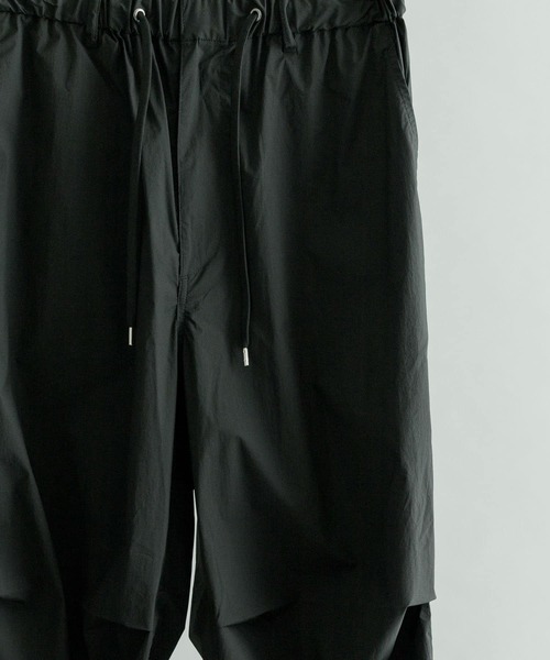 URBAN RESEARCH(アーバンリサーチ)の「『Sサイズ/XLサイズあり』AIR NYLON OVER PANTS(その他パンツ・メンズ・ブラック/カーキ・SMALL/MEDIUM/LARGE/X-LARGE)」の17枚目の写真