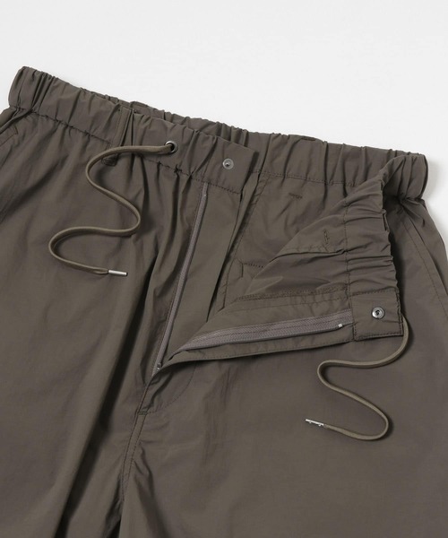 URBAN RESEARCH(アーバンリサーチ)の「『Sサイズ/XLサイズあり』AIR NYLON OVER PANTS(その他パンツ・メンズ・ブラック/カーキ・SMALL/MEDIUM/LARGE/X-LARGE)」の11枚目の写真