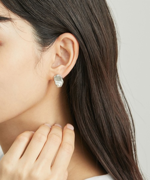 ROPE' PICNIC（ロペピクニック）の「変型メタル×パールピアス（ピアス（両耳用）・レディース・シルバー/ゴールド・FREE）」の2枚目の写真
