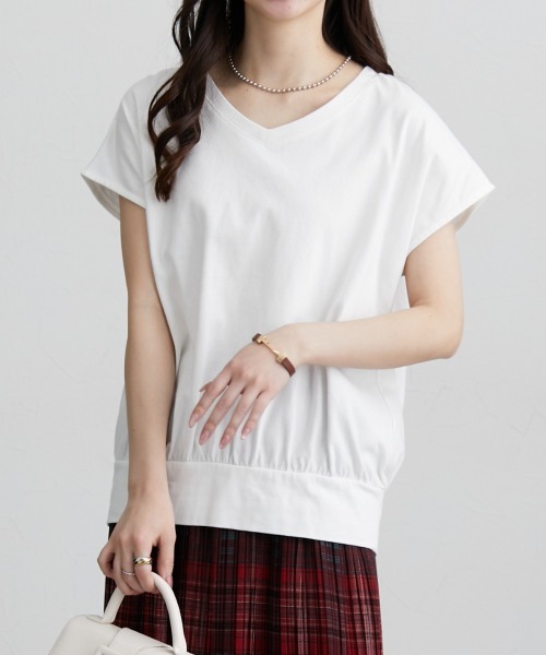 nissen（ニッセン）の「綿１００％　ＶネックフレンチスリーブＴシャツ（Tシャツ/カットソー・レディース・ピンク/ブラック/オフホワイト/カーキ/モカ/ブルーグレー/ネイビー/ターコイズブルー/イエロー/スカイブルー/杢グレー・L/M/LL/S）」の2枚目の写真