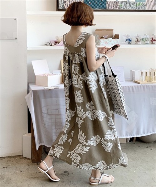 美品✨希少【プリーツプリーズ】ノースリーブワンピース タンバリン柄 グレー 美品✨希少【プリーツプリーズ】ノースリーブワンピース