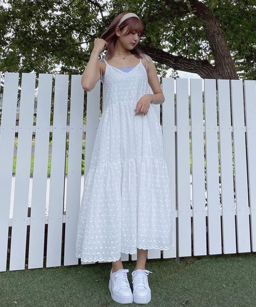 Chick(チック)の「ドット模様キャミソールワンピース(ワンピース・レディース・ホワイト・S/M)」の1枚目の写真