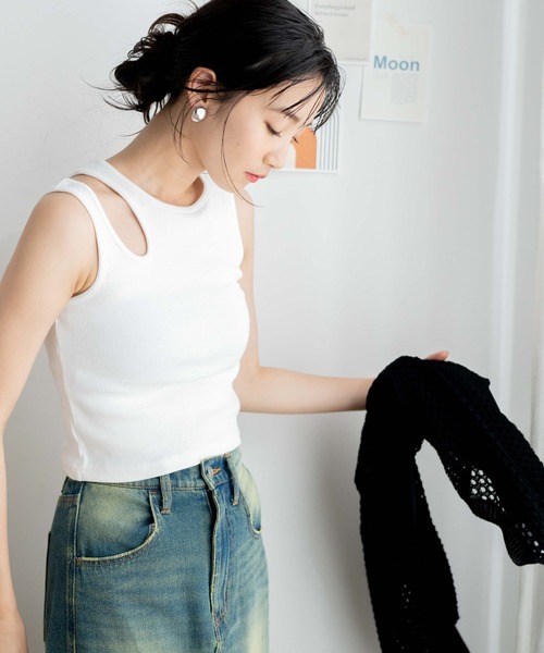 WEGO（ウィゴー）の「WEGO/カットアウトショルダータンク（タンクトップ・レディース・ブラック/ホワイト・FREE）」の14枚目の写真