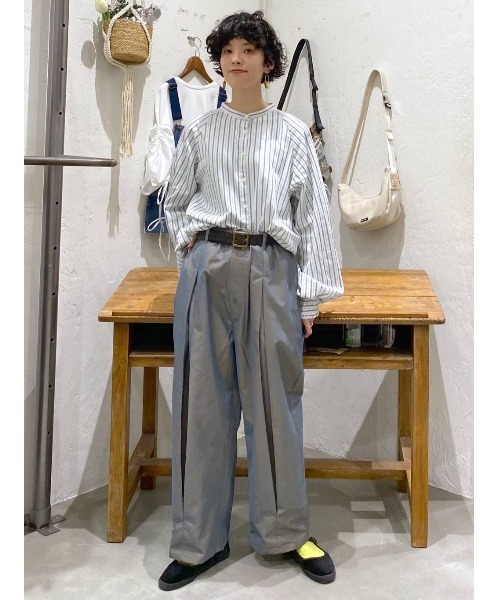 niko and...（ニコアンド）の「[MODE NORM CORE(モードノームコア)]タマムシツイルプリーツパンツ（チノパンツ・レディース・カーキ/ネイビー/キャメル/ベージュ/ライトグレー・MEDIUM/LARGE）」の7枚目の写真