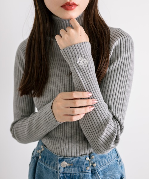 OLIVE des OLIVE（オリーブデオリーブ）の「タートルネックニット