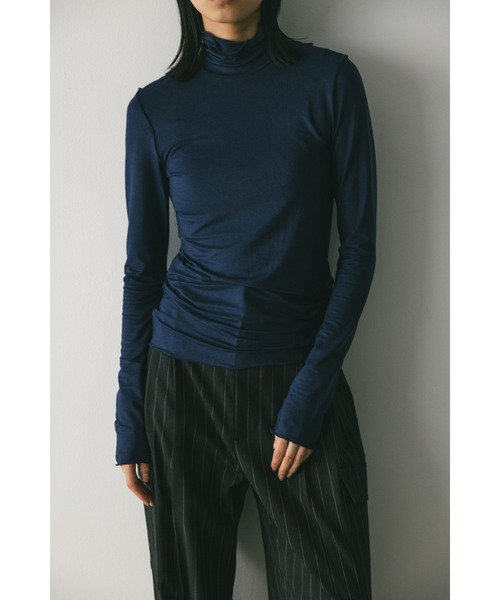 STYLEMIXER(スタイルミキサー)の「ネクストスキンハイネックトップ(Tシャツ/カットソー・レディース・ブラック/ベージュ/アイボリー/ネイビー・FREE)」の4枚目の写真