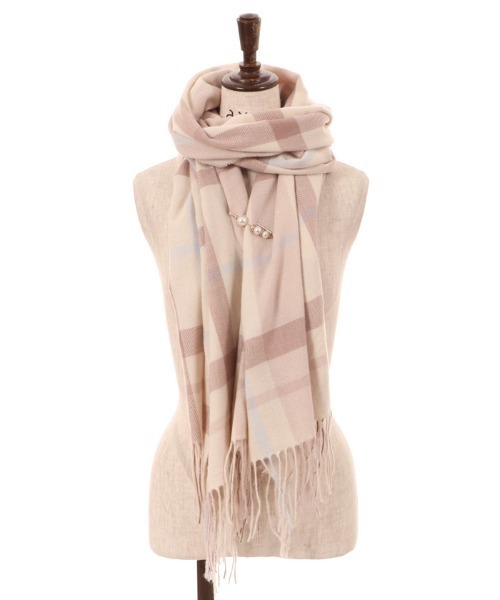 axes femme(アクシーズファム)の「ピン付きチェック柄ストール(ストール/ショール・レディース・ベージュ/サックスブルー/ラベンダー・FREE)」の8枚目の写真