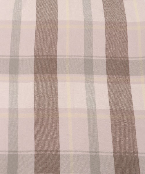 axes femme(アクシーズファム)の「ピン付きチェック柄ストール(ストール/ショール・レディース・ベージュ/サックスブルー/ラベンダー・FREE)」の17枚目の写真